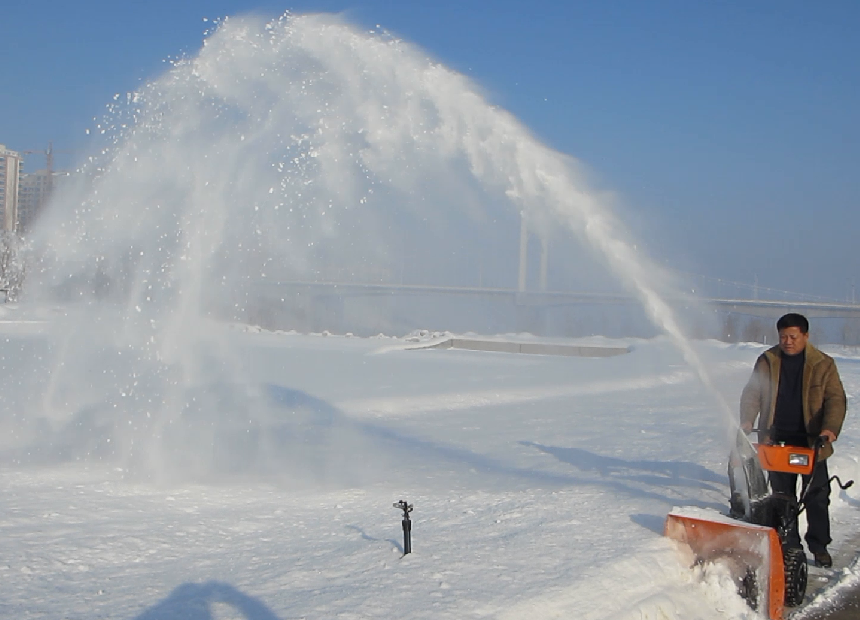 單輪拋雪機